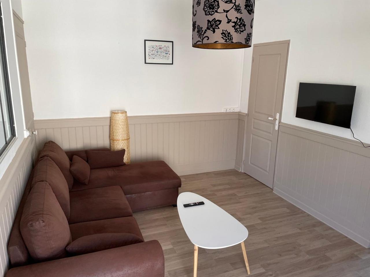 Location La Ferte, Calme Et Proximite Centre Classe 3 Etoiles Lons-le-Saunier